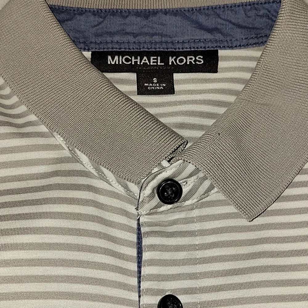 Mens Michael Kors polo shirt LIKE NEW Size S Worn once excellent condition 👌 - Picture 3 of 6